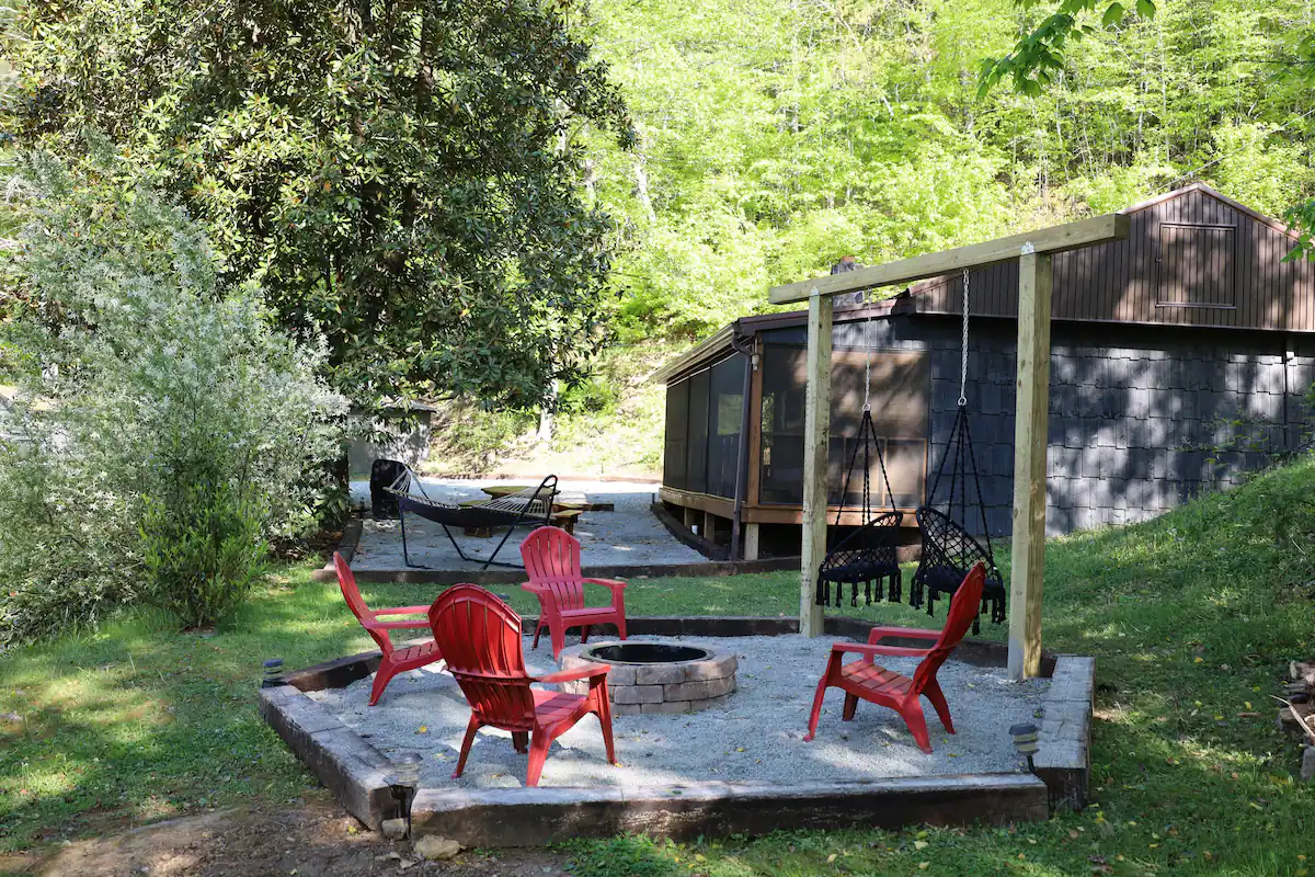 Entire cabin in Butler, Tennessee