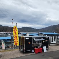 Mountain Dogs & Grill